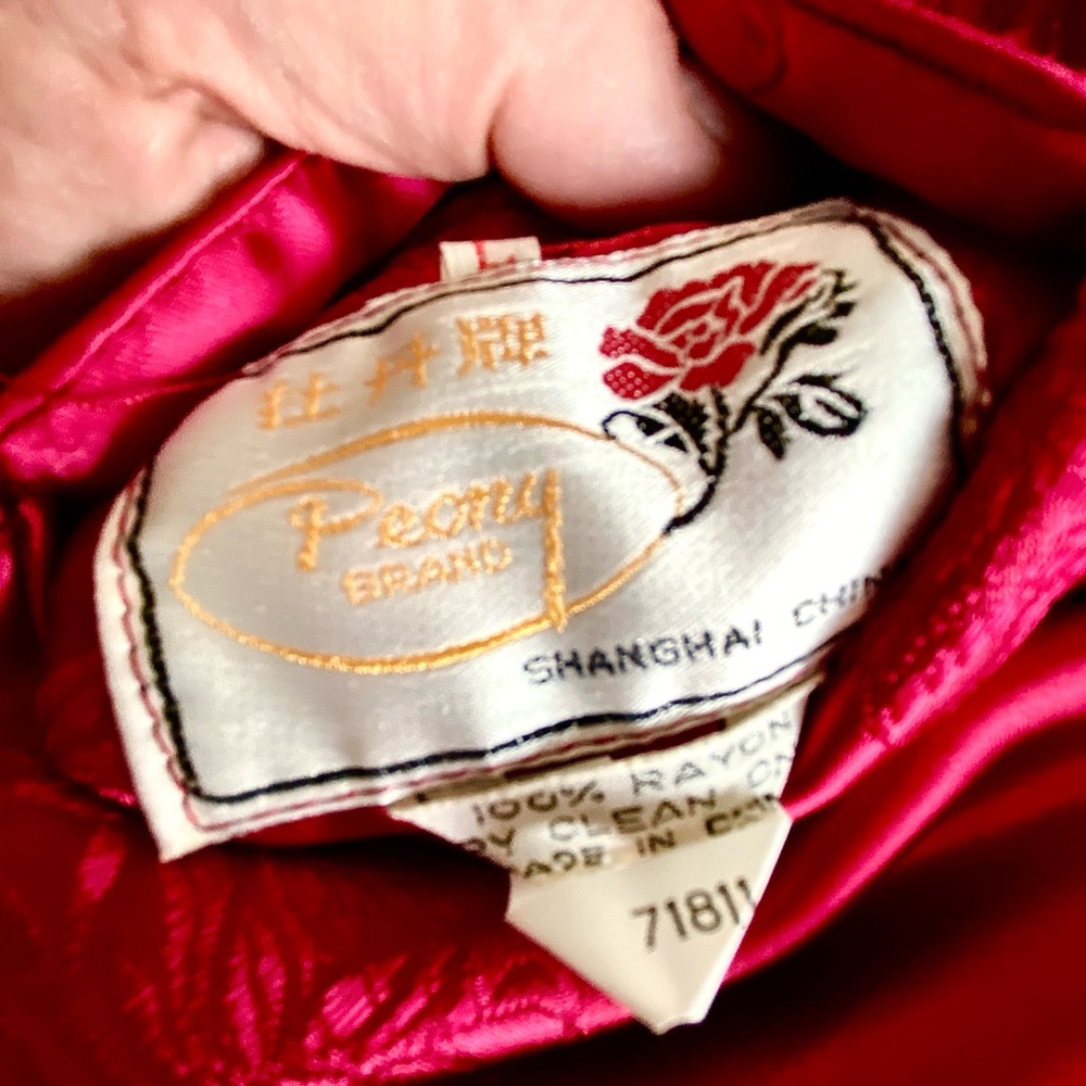 Women's Chinese Fuchsia Satin Blazer - Picture 8 of 8